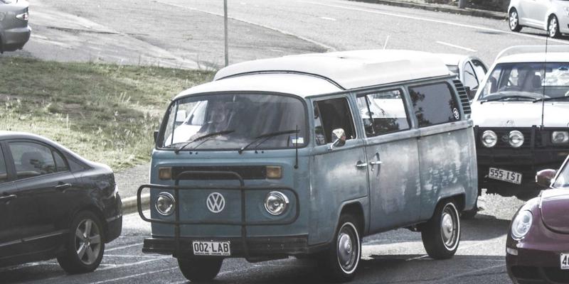 镜头背后的摔角灵魂：解析《WWE 24》与《表里不一》如何重塑体育娱乐叙事